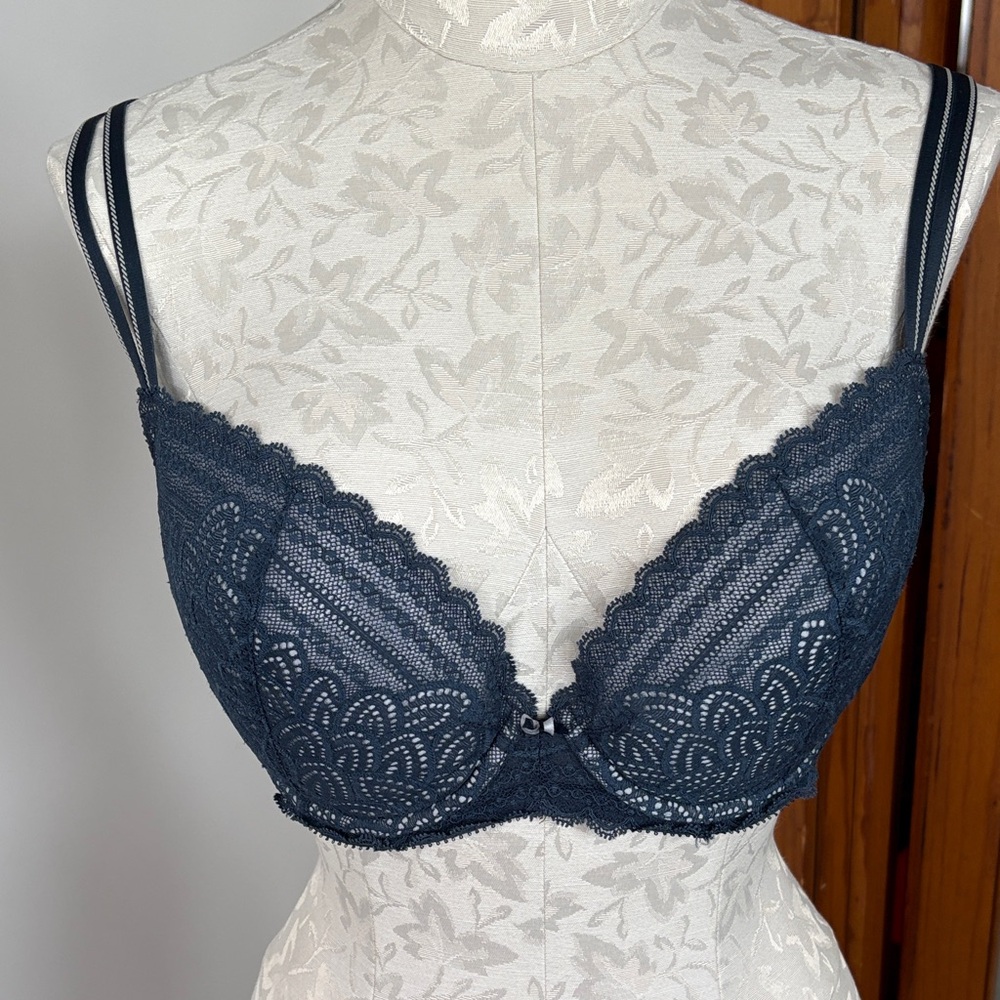 Chantelle Lace Underwire Bra in Dark Gray